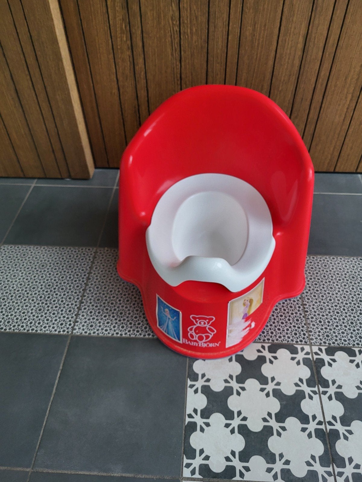 pot de siège babybjorn rouge foncé/blanc, Enlèvement