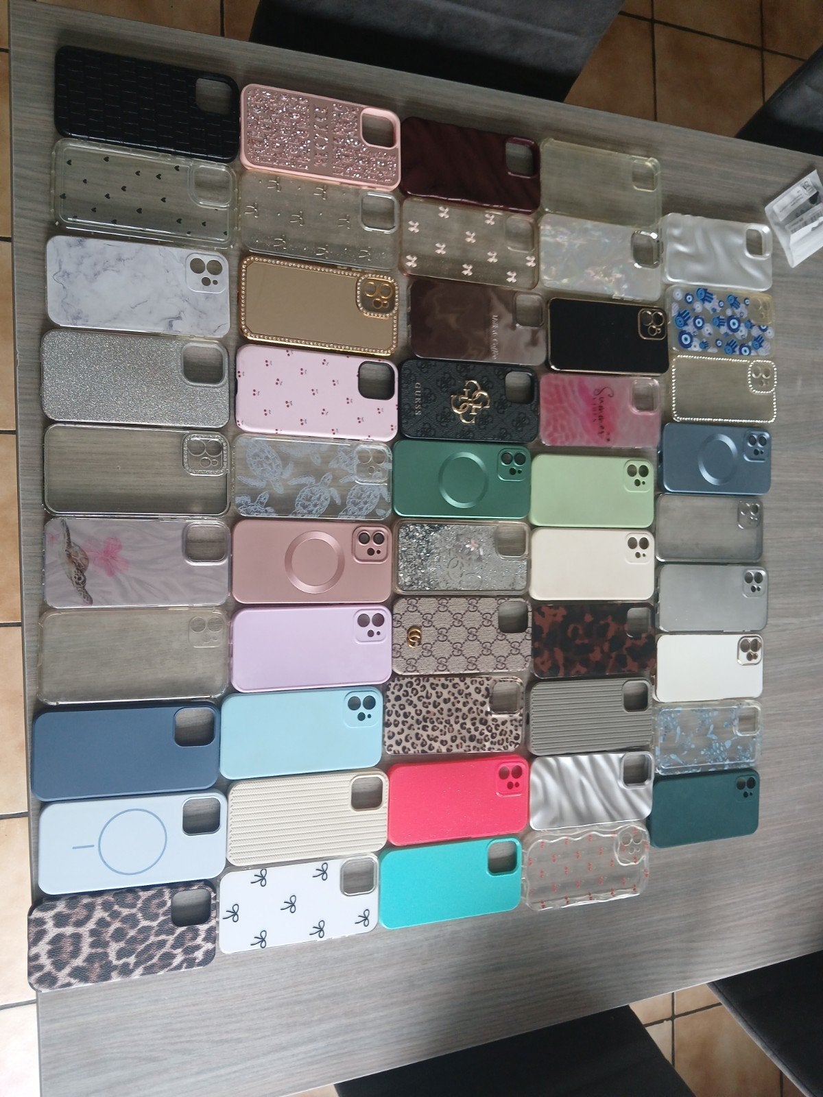 49 iphone 12 hoesjes alles 10€, Ophalen