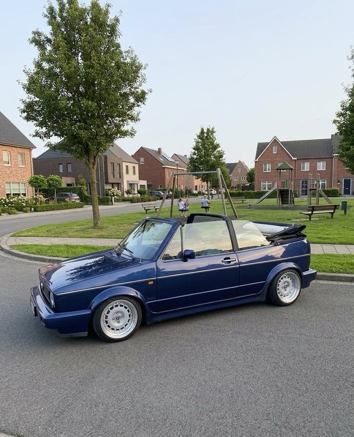 Perfect onderhouden Golf 1 Cabrio, Auto's, Volkswagen, Particulier, Golf, Benzine, Cabriolet, Handgeschakeld, Blauw, Zwart, Leder
