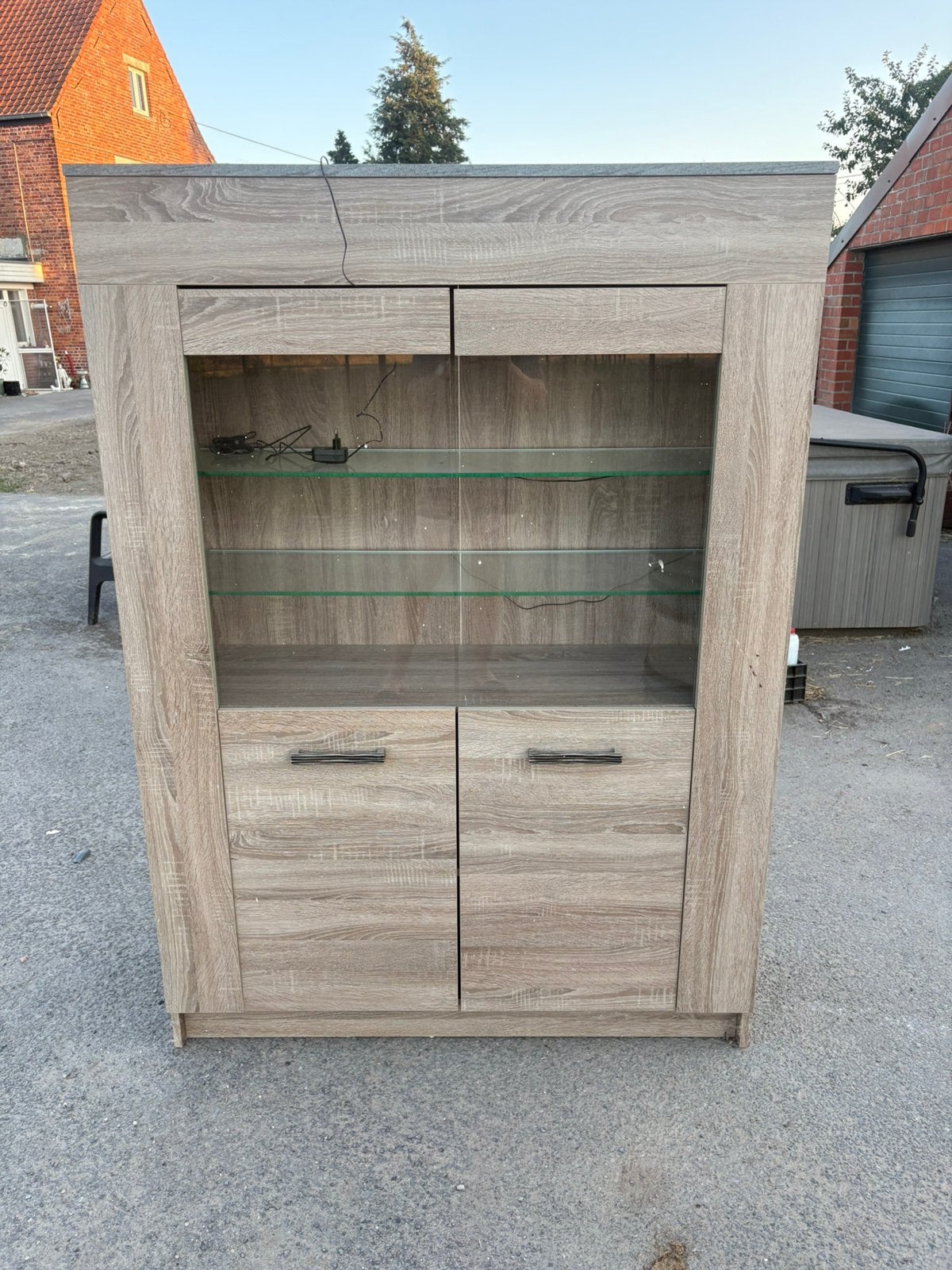 Kast, Enlèvement, Comme neuf