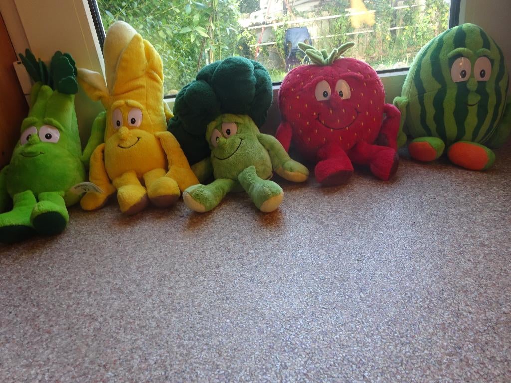 Peluches (5) fruits et légumes état impeccables neuves, Enlèvement ou Envoi, Neuf, Autres types