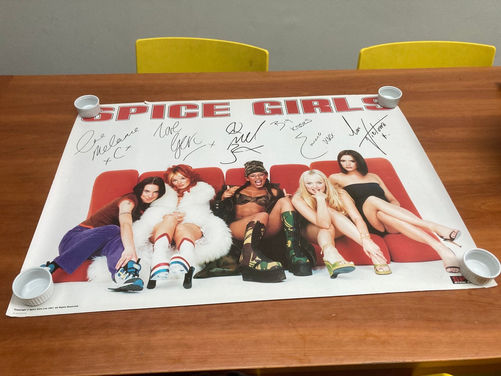 Te koop gesigneerde foto spice girls, Collections, Posters & Affiches, Enlèvement ou Envoi, Comme neuf