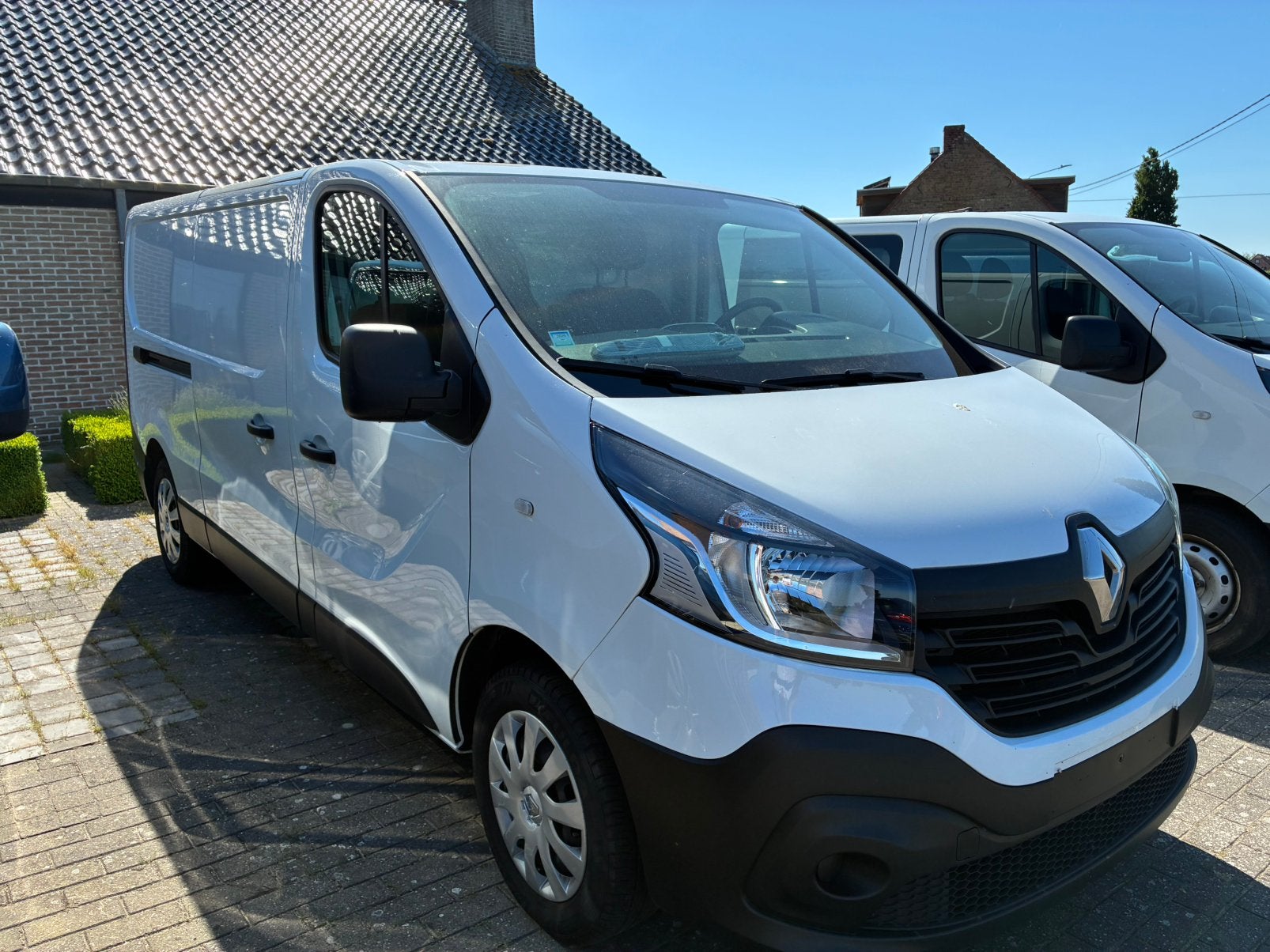 Renault Trafic   L2 H1 , Amper 73.000 km, Voorwielaandrijving, Testrit aan huis, Stof, 4 cilinders
