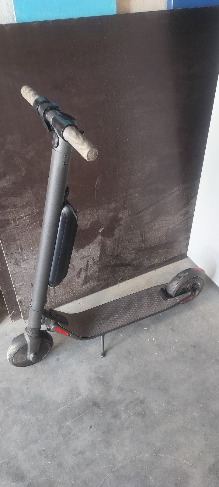 Trottinette Ninebot ES2, Vélos & Vélomoteurs, Enlèvement