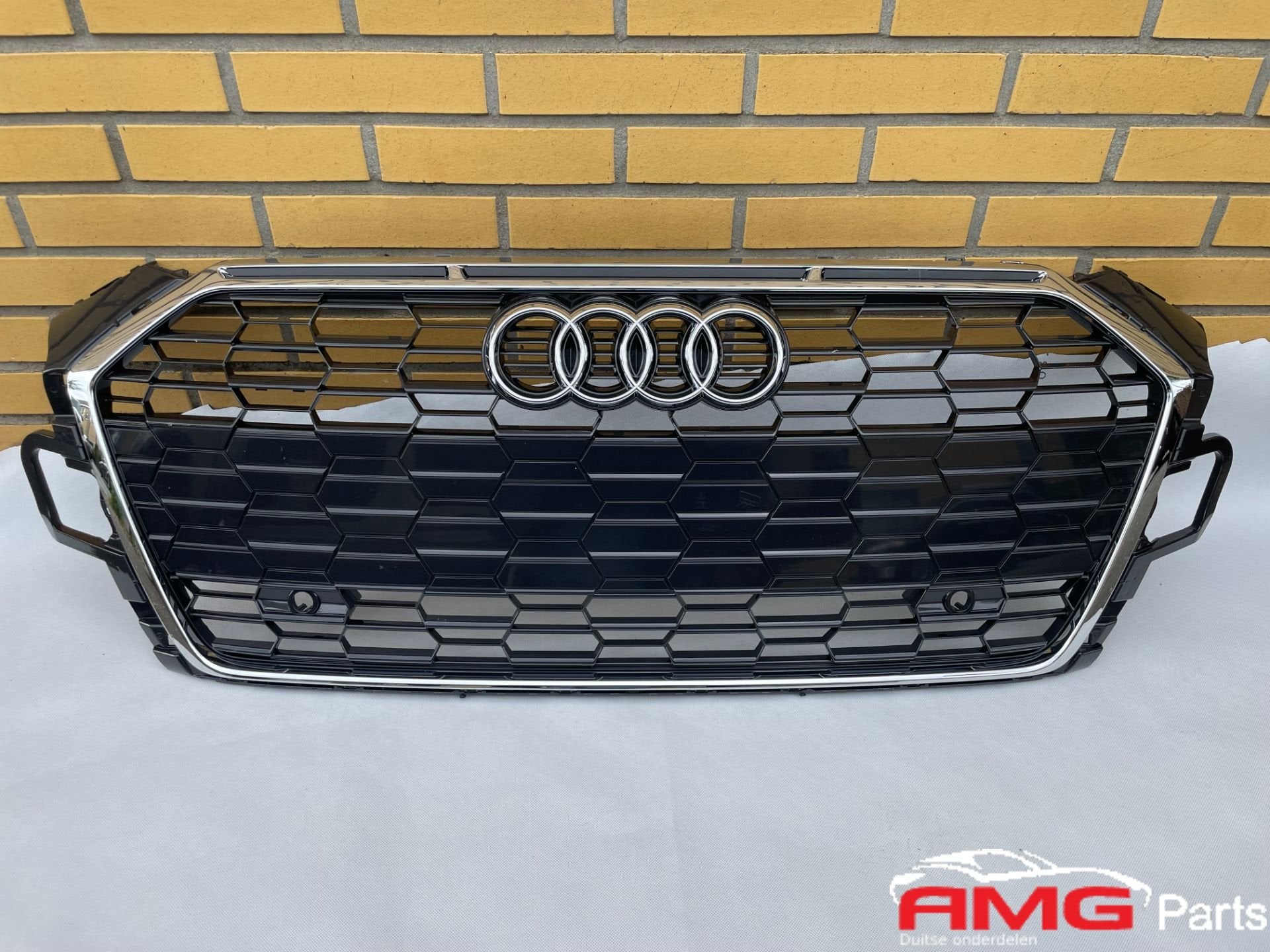 Calandre Audi A5 B9 F5 8W ORIGINALE 8W6853651 BG, Neuf, AUDI AG, Auto-Union-Strasse 1
85045  Ingolstadt, DE, Audi