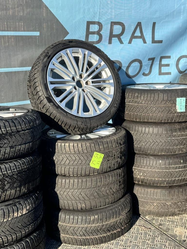 Winterset pirelli audi A4/A5 2x4mm /2x2mm pirelli 245-45-18, Auto-onderdelen, Banden en Velgen, Ophalen, 18 inch, Banden en Velgen