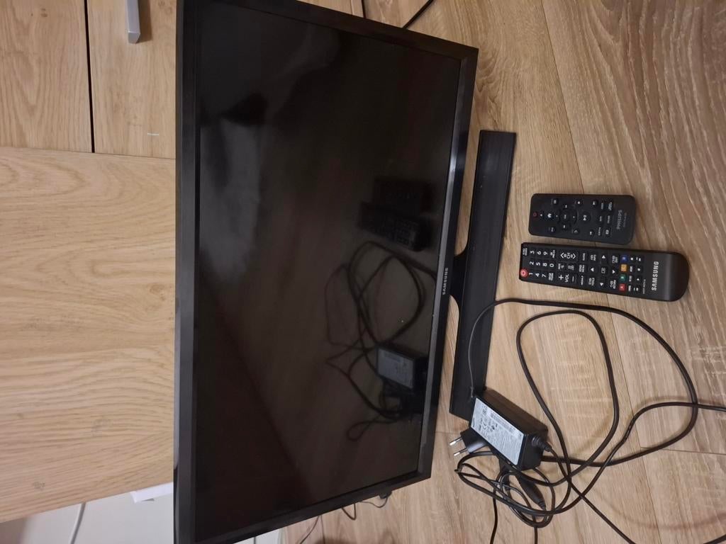 Samsung TV met power adapter kabel en afstandsbedieningen, Ophalen, Zo goed als nieuw, Samsung