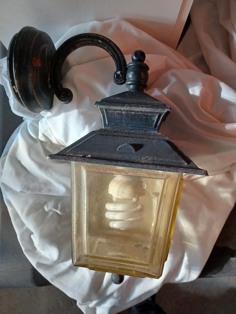 Lampe extérieure, Utilisé