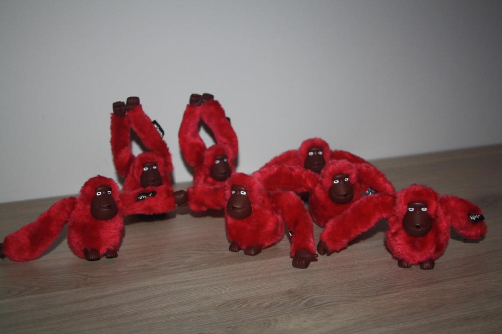 set 7 Kipling aapjes ( Richard ) 6 cm , als nieuw rood-bruin, Verzamelen, Poppetjes en Figuurtjes, Ophalen of Verzenden, Zo goed als nieuw
