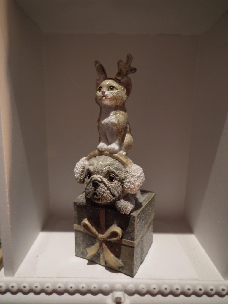 Déco."Chien dans boîte cadeau & chat sur la tête du chien", Envoi, Comme neuf