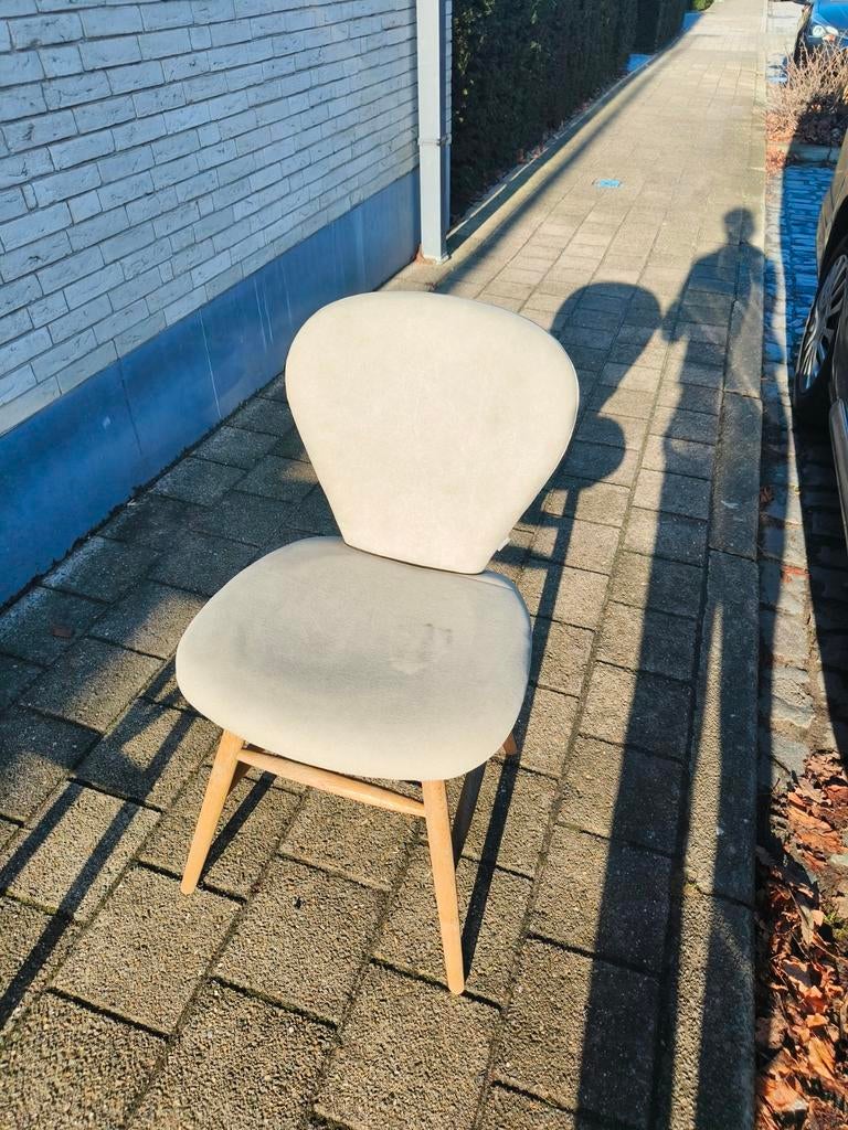 2 stoelen van Flamant, Enlèvement