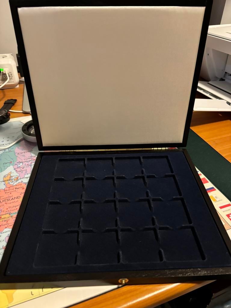 Houten Muntenkoffers., Postzegels en Munten, Ophalen, Verzamelmap