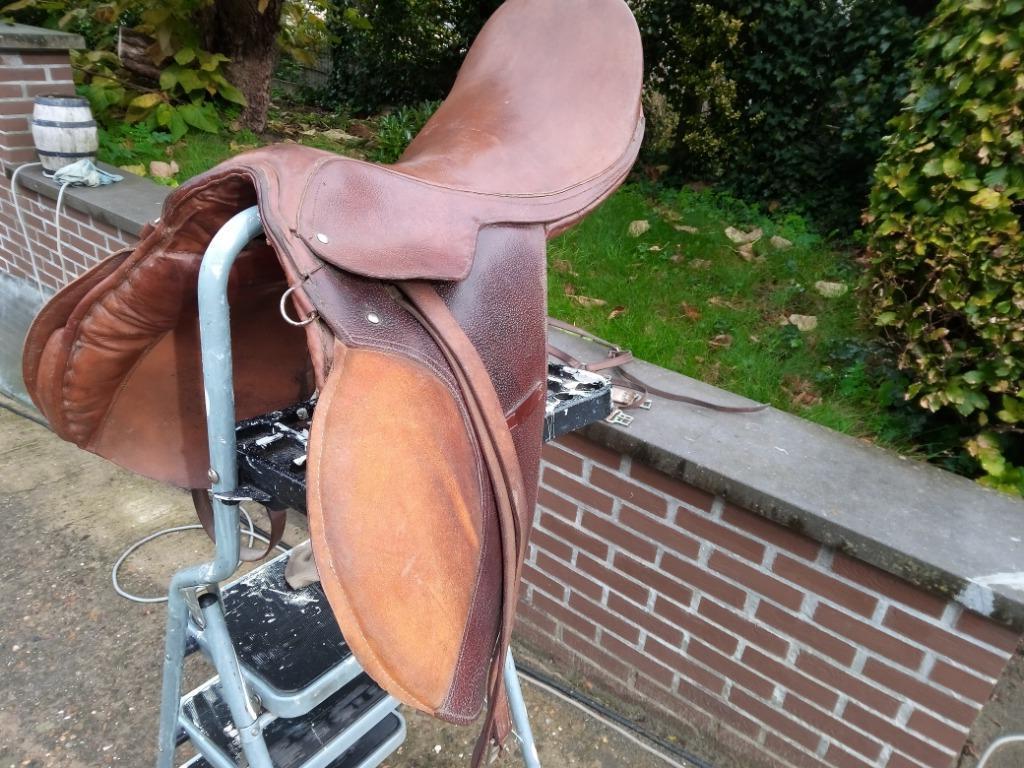 PAARDENRIJZADEL  en boek, Ophalen, Zo goed als nieuw, Overige soorten