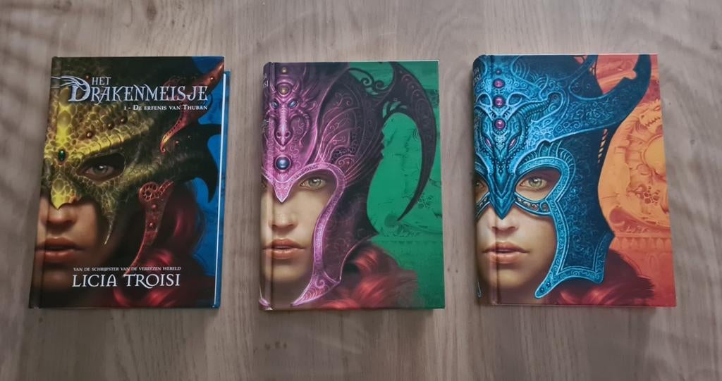 Boeken Het drakenmeisje, Boeken, Ophalen of Verzenden, Gelezen