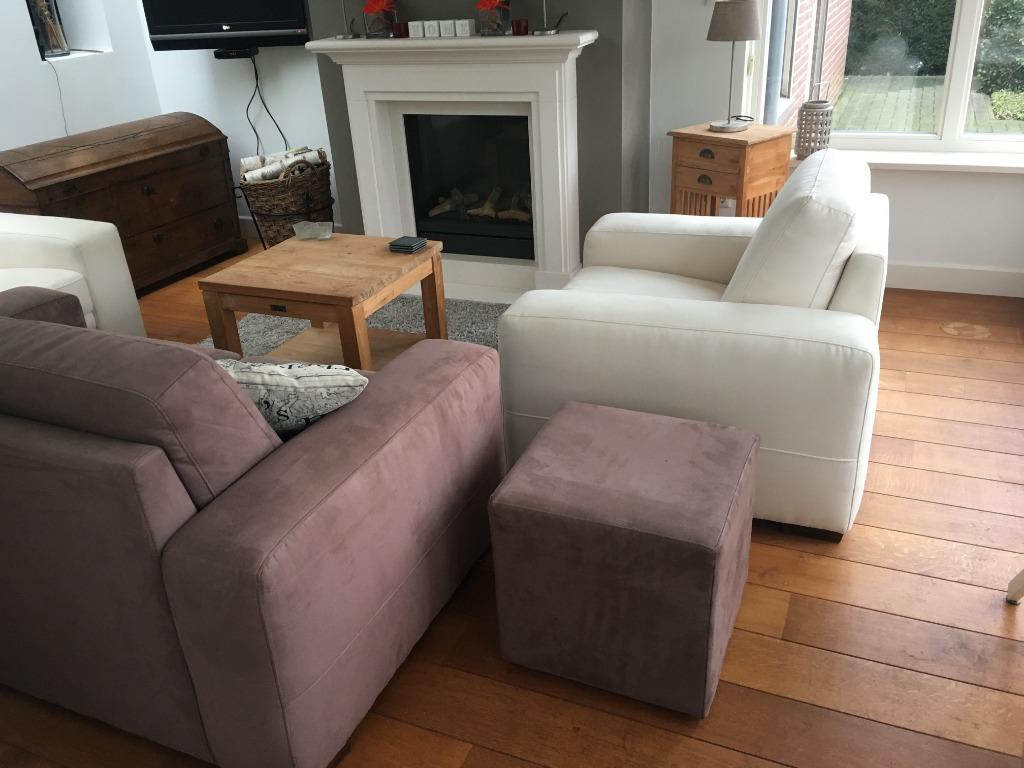 TE KOOP: Z.g.a.n. hocker – N-joy Lucca (Goossens), Huis en Inrichting, Zetels | Voetbanken en poefs, Ophalen, Minder dan 50 cm