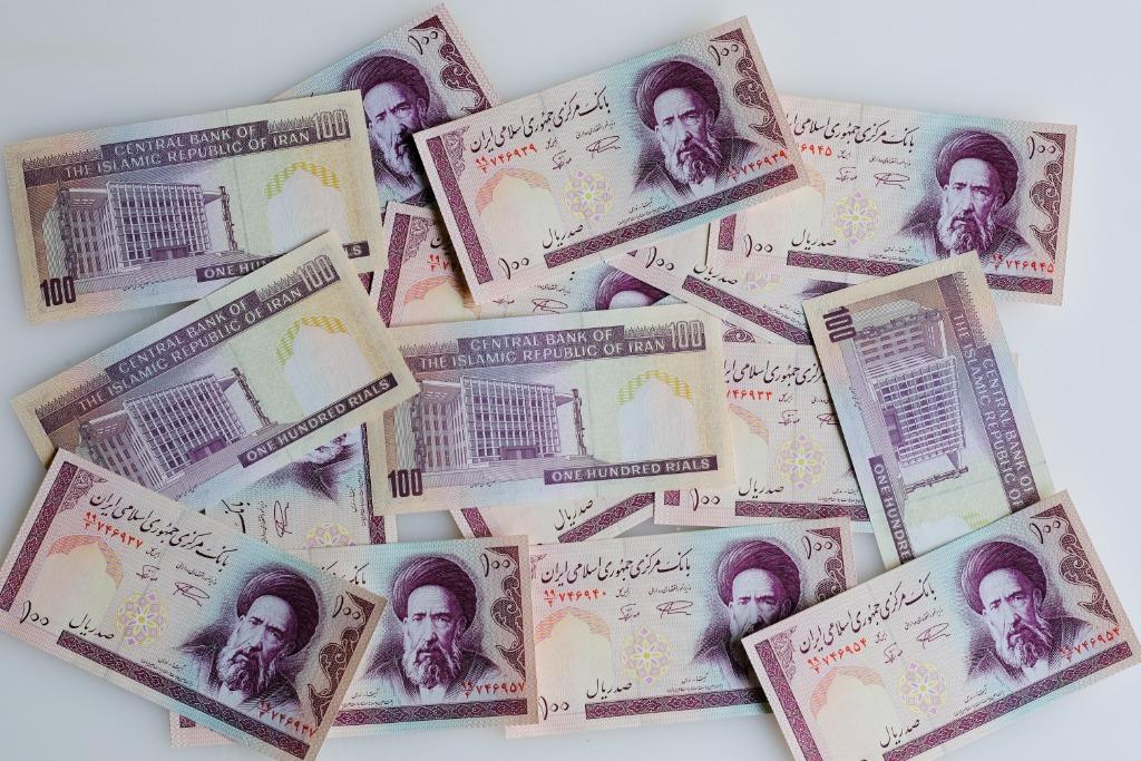 Bankbiljetten van Iran 100 Rials 1985 UNC Ongebruikt, Postzegels en Munten, Verzenden, Los biljet