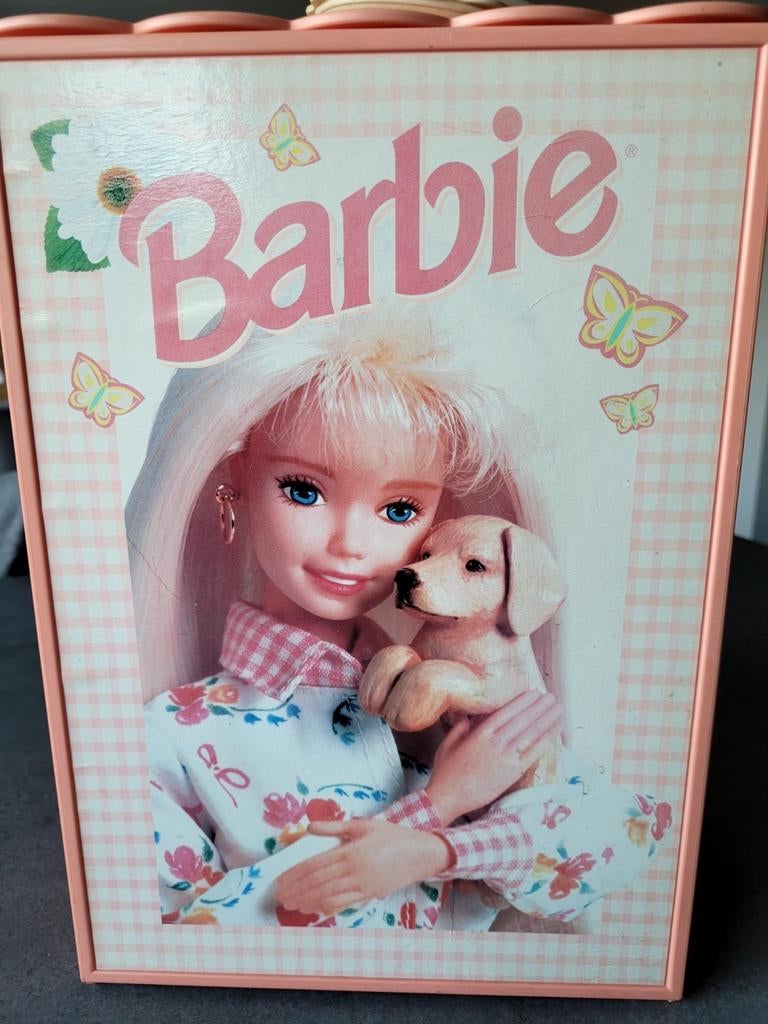 Barbie Mattel 1996 - box vr poppen & kleren mee te nemen, Collections, Poupées, Comme neuf, Accessoires, Enlèvement ou Envoi