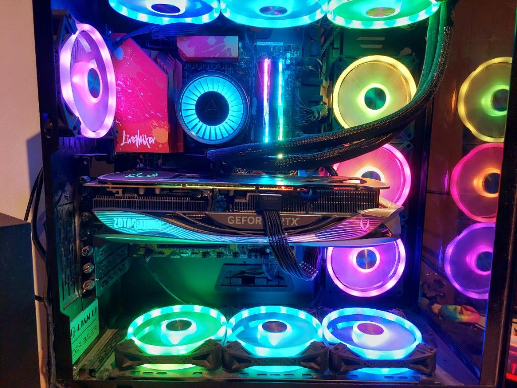 rtx 5090 te ruil 4090 is al verkocht, Computers en Software, Videokaarten, AMD, Ophalen of Verzenden