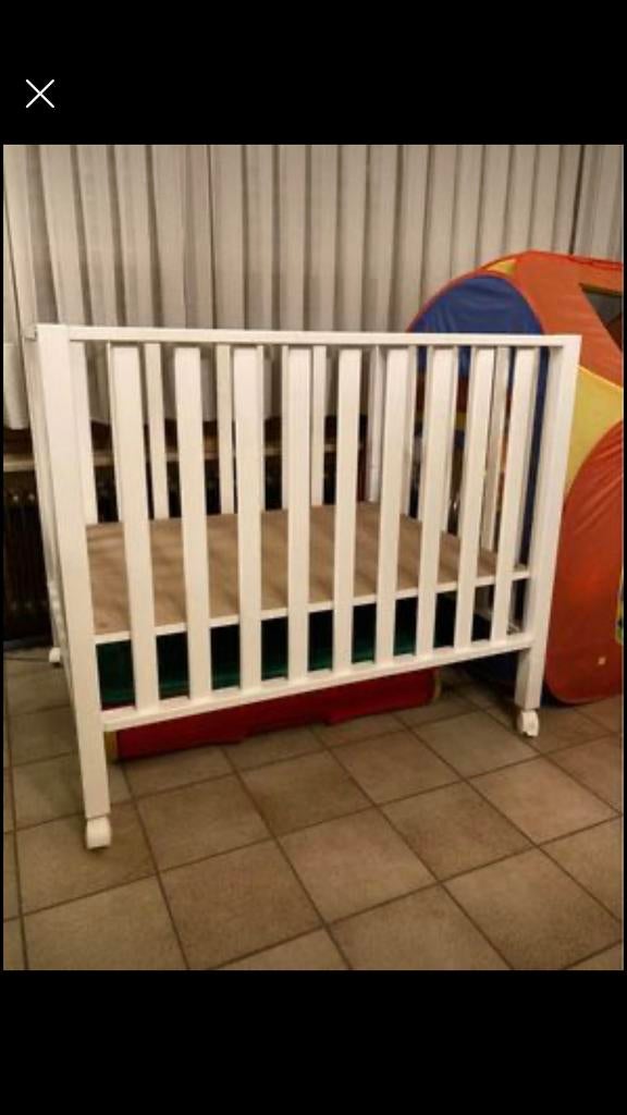 Babybox wit met wielen, Ophalen, Zo goed als nieuw