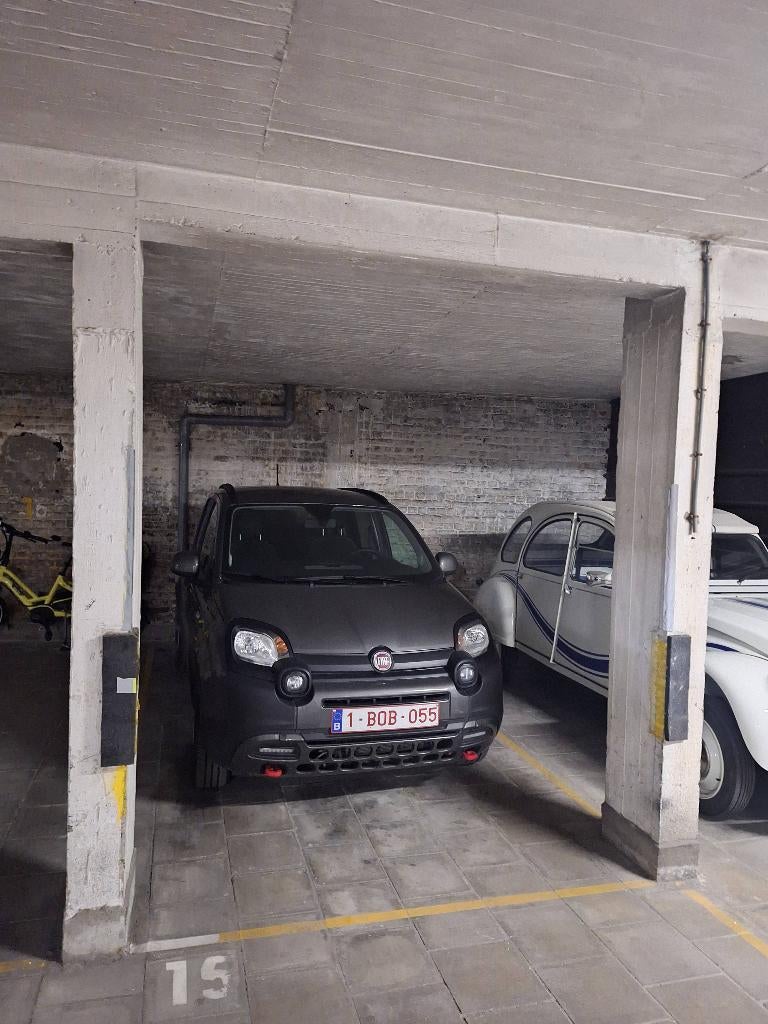 Emplacement de parking à louer, Immo, Garages & Places de parking, Bruxelles