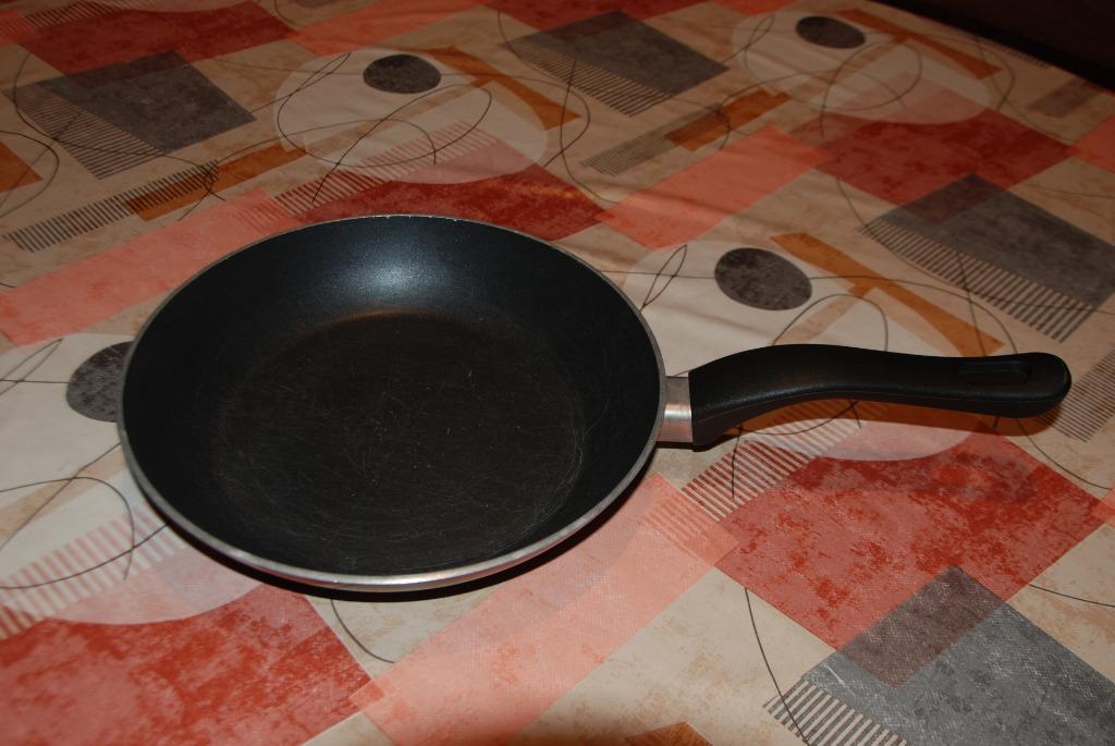 Poêle à frire Tefal de 24cm de diamètre en bon état!, Enlèvement ou Envoi, Utilisé, Autres matériaux, Poêle à frire ou Sauteuse