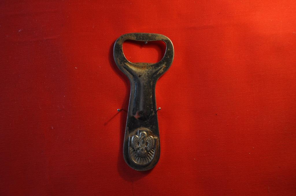 §  decapsuleur publicitaire ancien blason croix rouge  (59), Enlèvement ou Envoi, Utilisé, Ouvre-bouteille, Autres marques