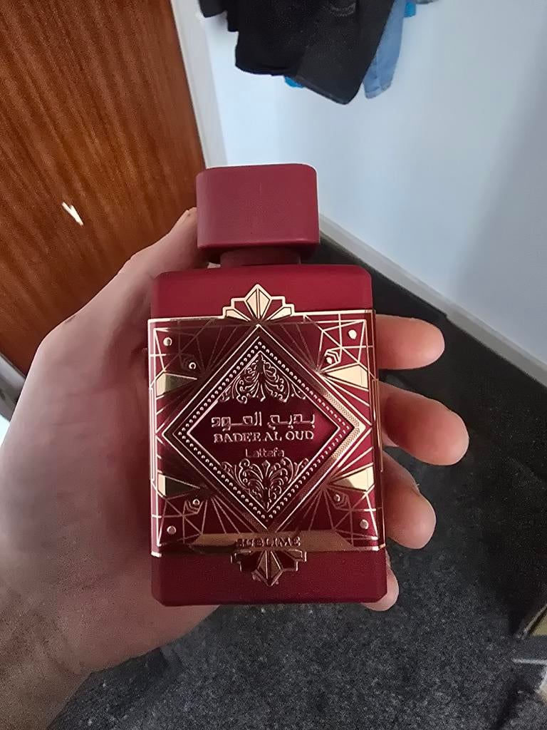 Parfum latta bade'e al oud, Verzamelen, Ophalen of Verzenden