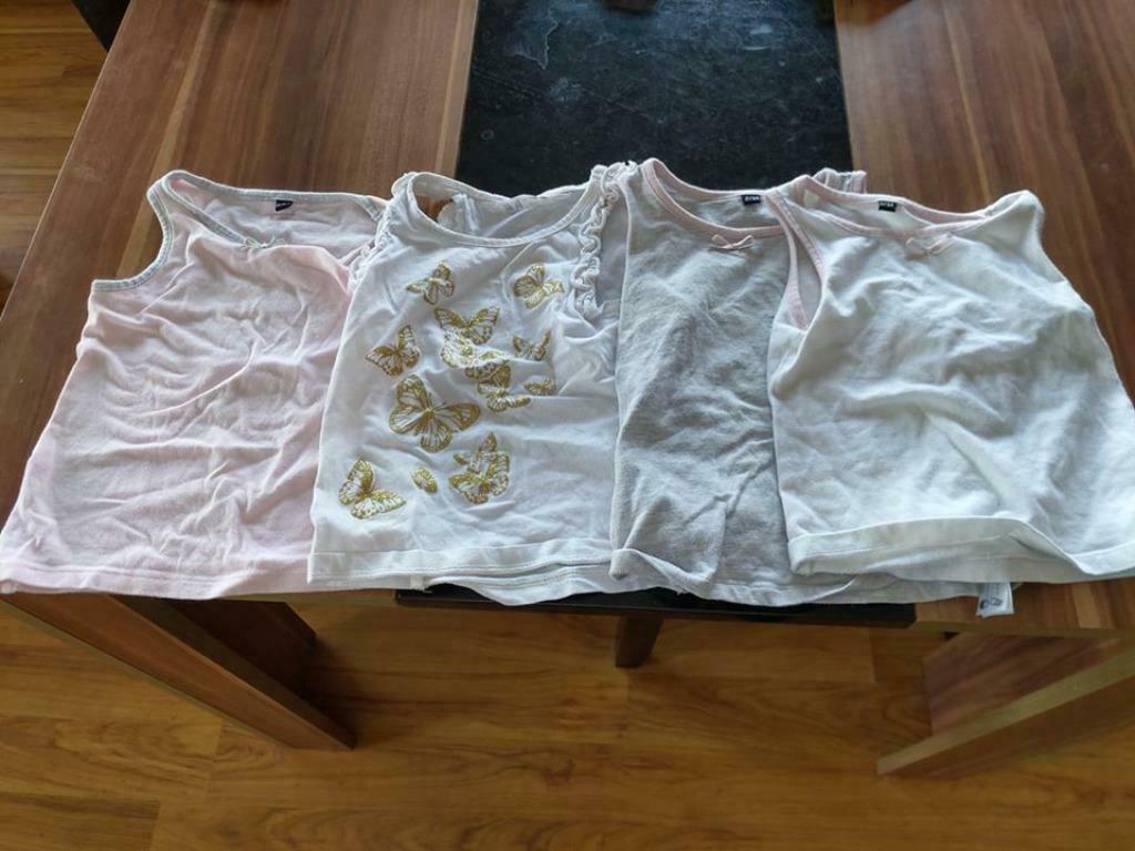 Lot de 4 chemisette (sous vetement) pour filles taille 2/3an, Enlèvement, Comme neuf, Fille, Vêtements de nuit ou Sous-vêtements