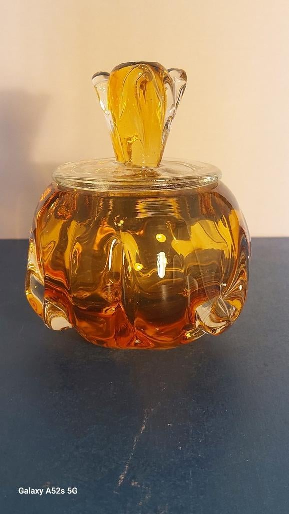 Des œuvres d'art artisanales en verre à découvrir., Enlèvement ou Envoi