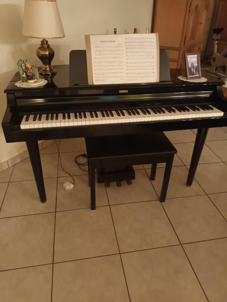 Piano Yamaha Clavinova CLP-555, Ophalen, Gebruikt, Zwart, Piano