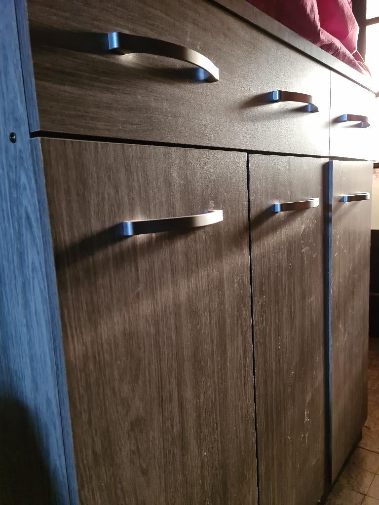 Meuble gris avec 2 tiroirs et 3 portes, Enlèvement, Utilisé