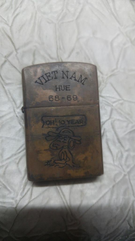 Vintage aansteker Zippo briquet Vietnam SNOOPY  III III 59, Enlèvement ou Envoi, Comme neuf, Journal
