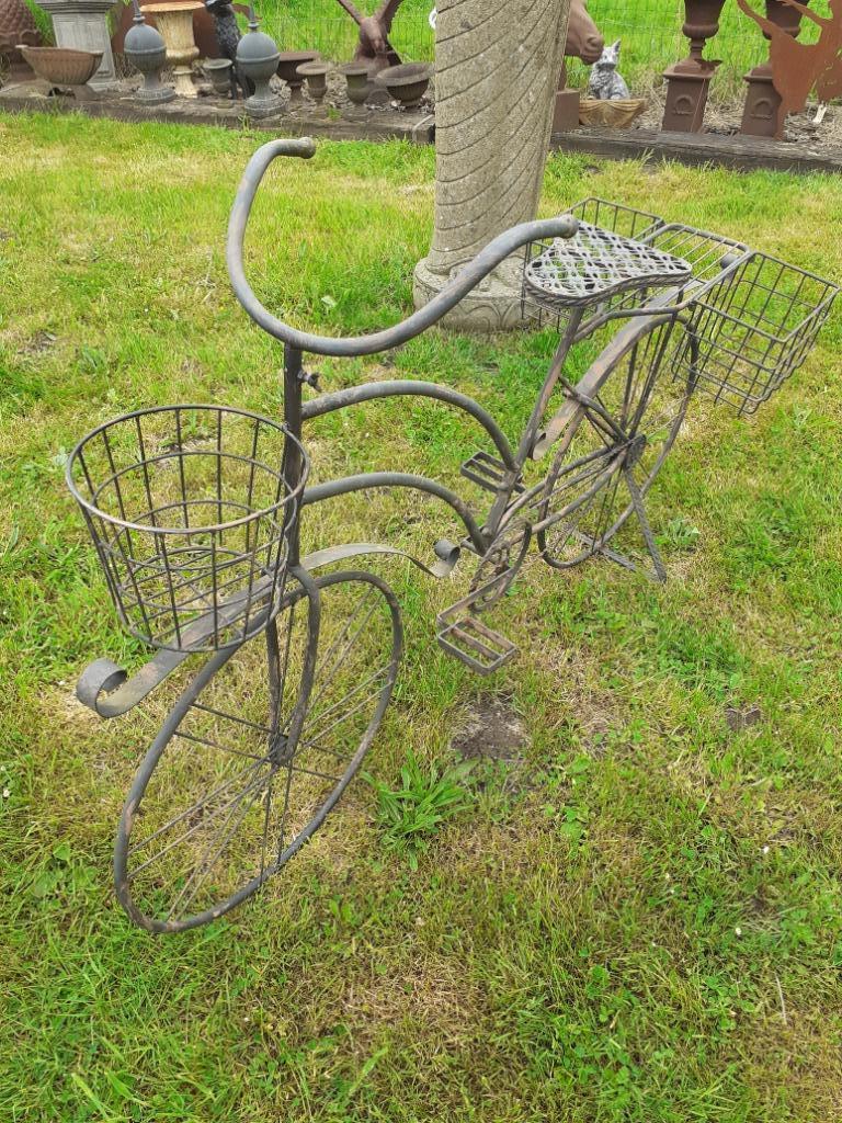 GROTE DECORATIEVE PLANTENSTANDAARD IN GEPATINEERD SMEEDIJZER, Tuin en Terras, Bloembakken en Plantenbakken, Ophalen, 100 cm of meer
