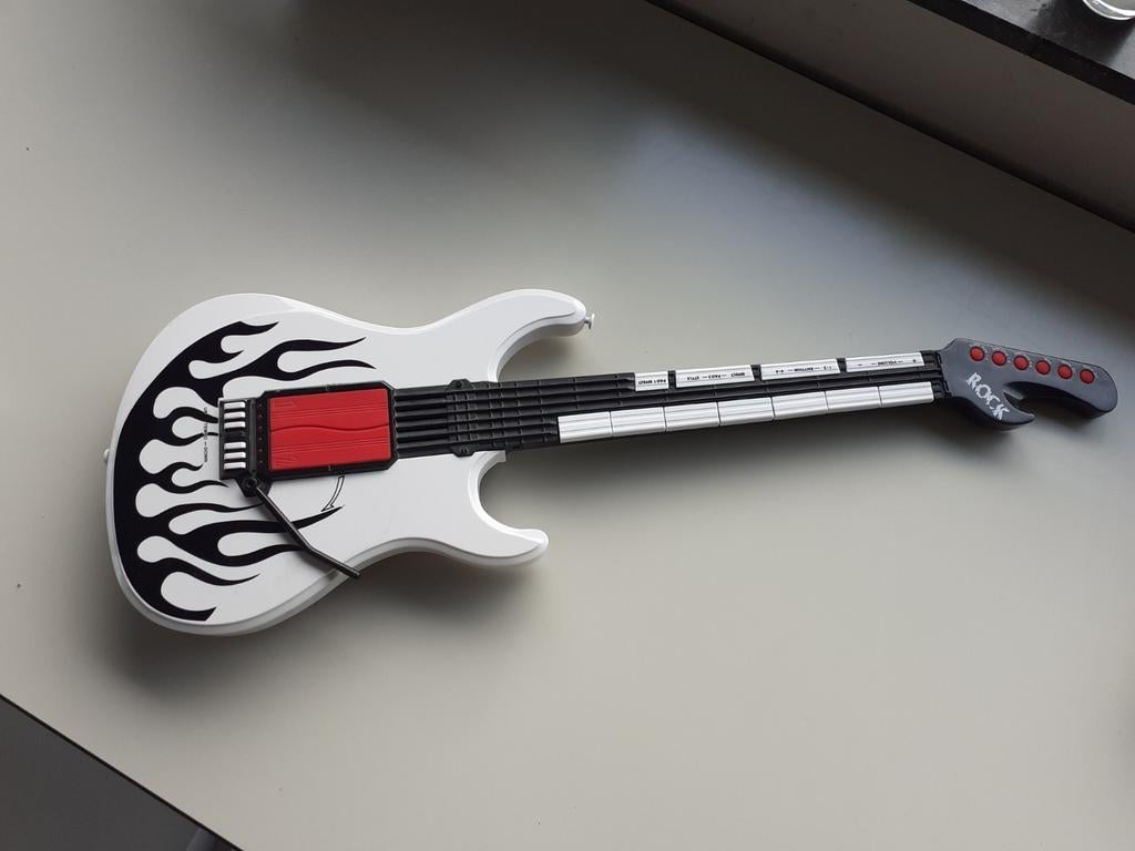 Gitaar met verschillende melodieën, Enlèvement, Comme neuf