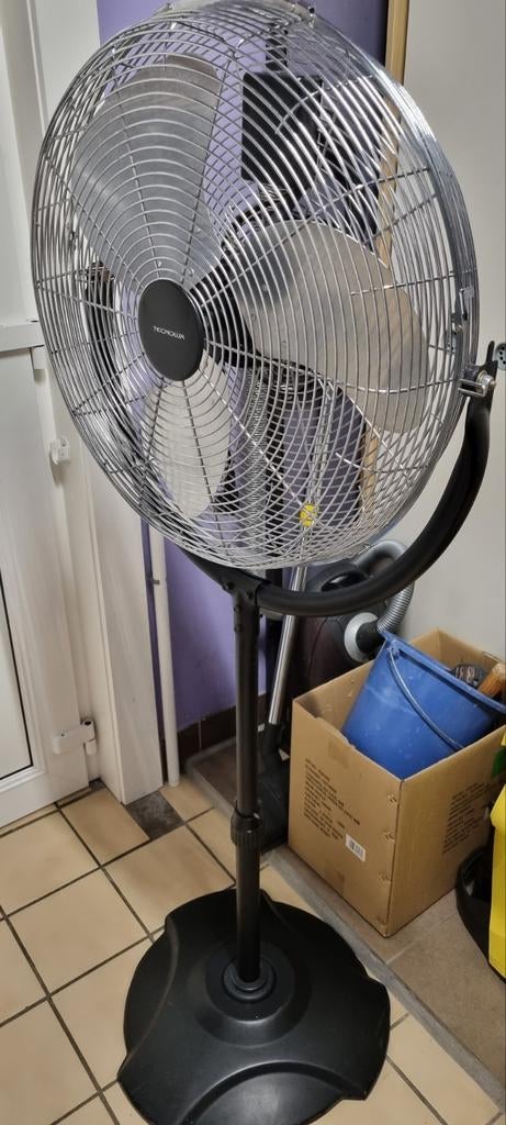 ventilator  voor zaal café grote plaats dansgelgenheid enz, Ophalen, Zo goed als nieuw, Statiefventilator