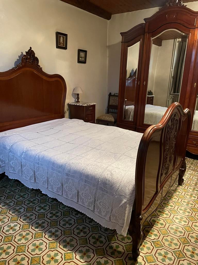 Antieke slaapkamer, Ophalen