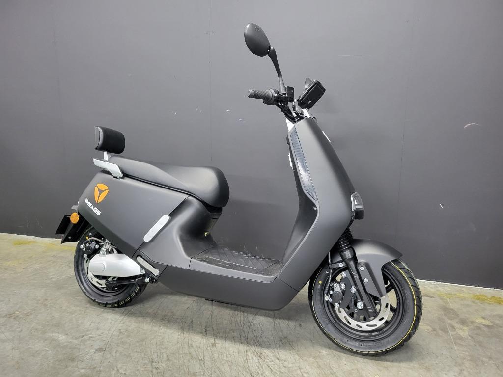 Yadea G5 2025 (25km/u) (2j garantie), Motoren, Bedrijf, Scooter