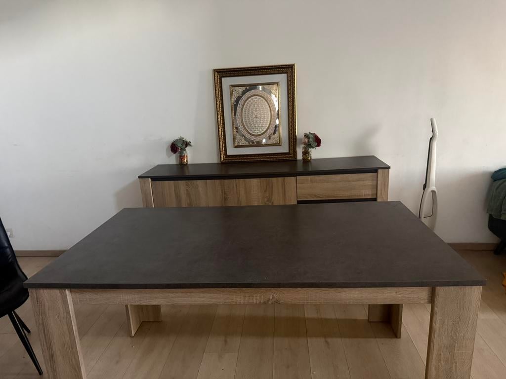 Table + buffet  sans chaises ( charleroi ), Maison & Meubles, Salles à manger complètes, Enlèvement