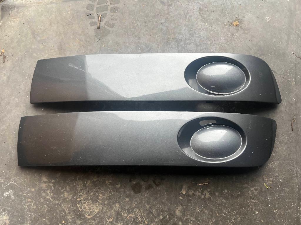 2 Grilles de pare-choc T5 / G et D, Volkswagen, Utilisé, Gauche, Enlèvement ou Envoi