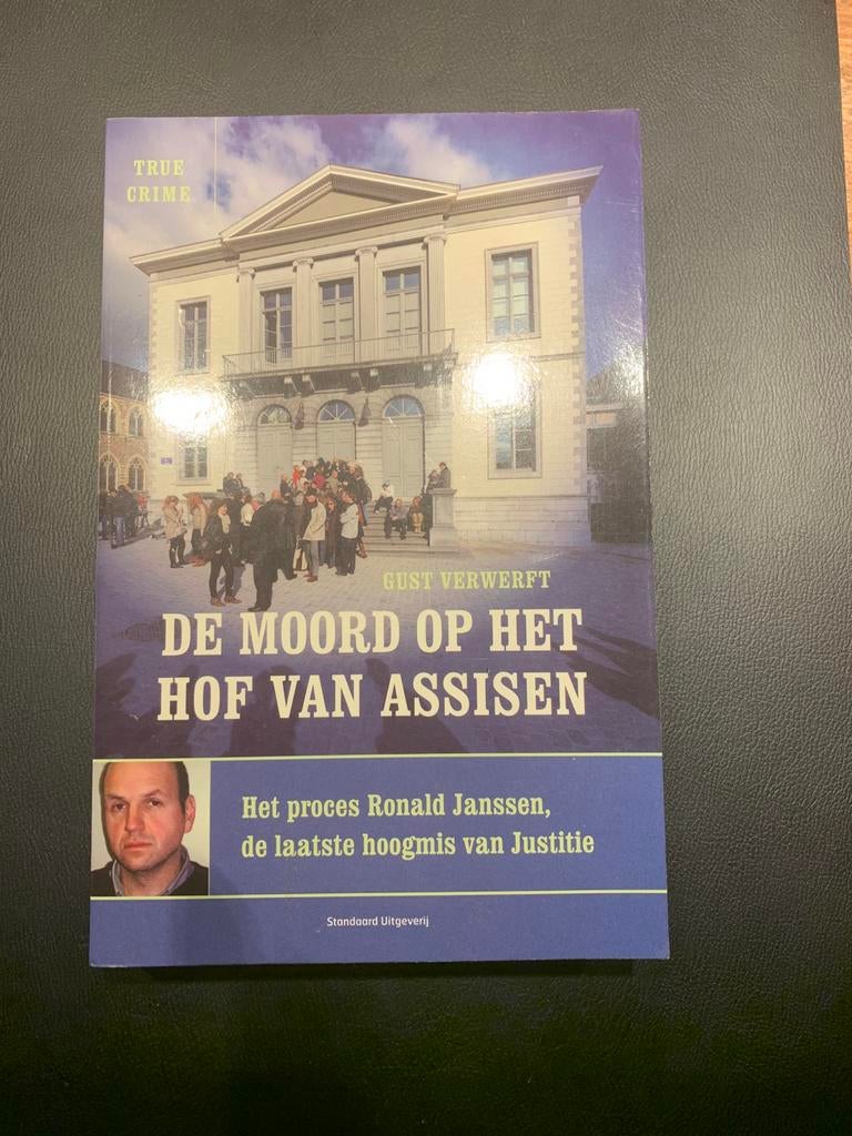 Gust Verwerft - De moord op het hof van Assisen, Boeken, Ophalen of Verzenden, Zo goed als nieuw, Gust Verwerft