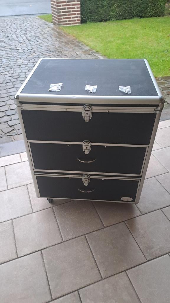CD-opbergbox op wielen, Ophalen