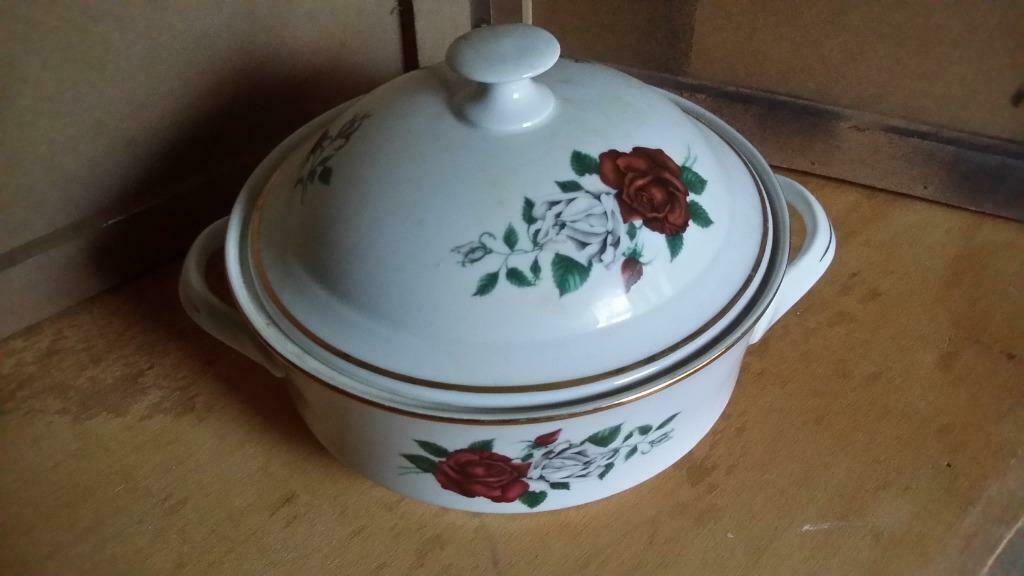 Porselein mooie terrine schaal pot met deksel bloemmotief, Antiek en Kunst, Antiek | Porselein, Ophalen of Verzenden