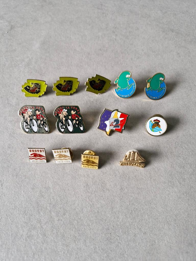 pins €1 per stuk, Collections, Broches, Pins & Badges, Insigne ou Pin's, Sport, Envoi