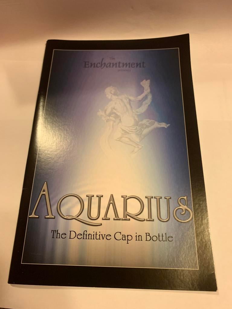 Goocheltruk Aquarius (Cap In Bottle) by The Enchantment, Boeken, Zo goed als nieuw