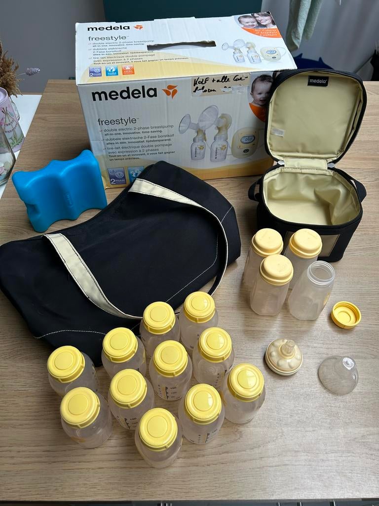 Medela Freestyle double stock, avec de nombreux accessoires, Enlèvement ou Envoi, Tire-lait