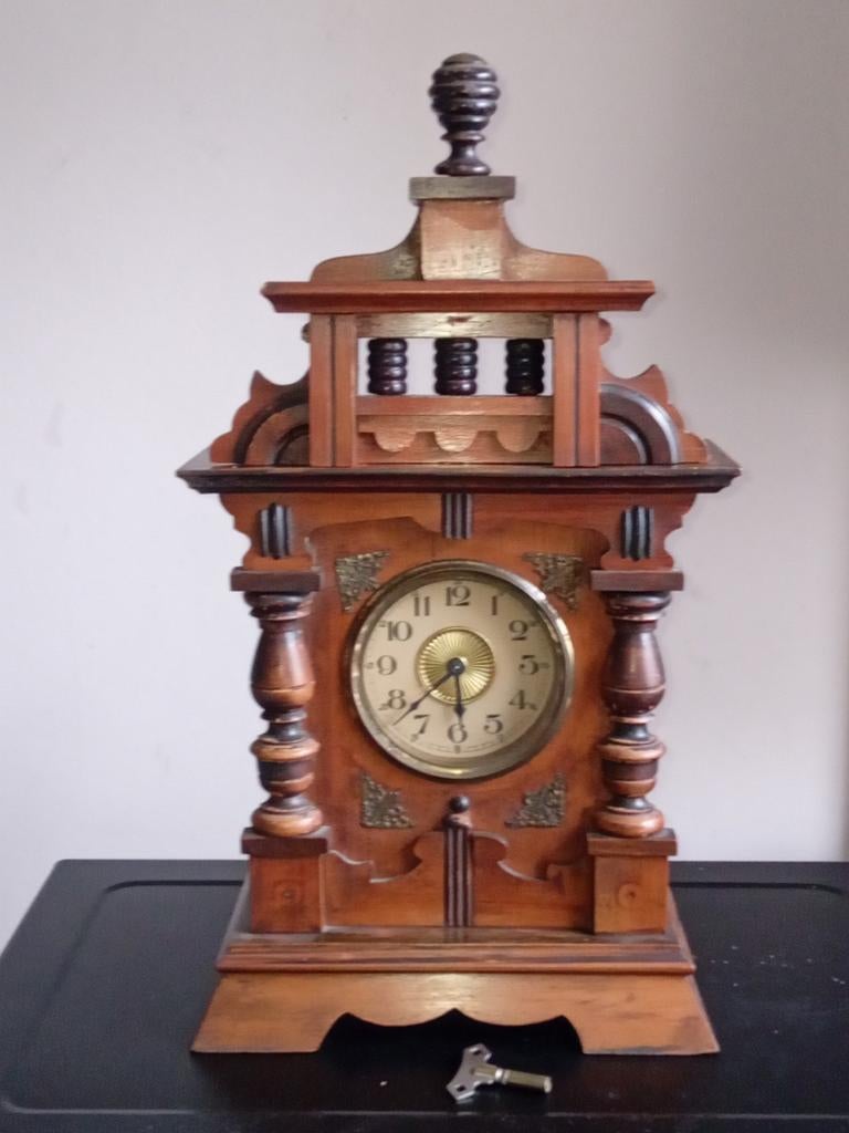 Oude pendule. Jean Avron, Ophalen of Verzenden