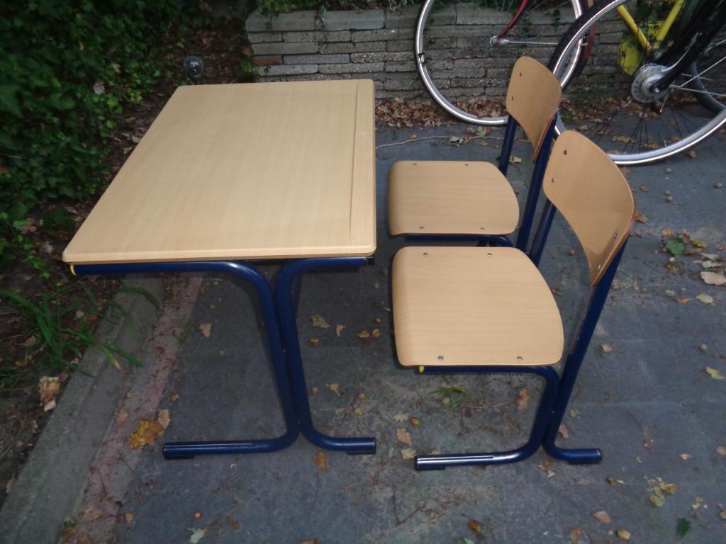 10 pupitres bleus avec 2 hauteurs de chaises différentes, Enlèvement, Comme neuf, Table(s) et Chaise(s)