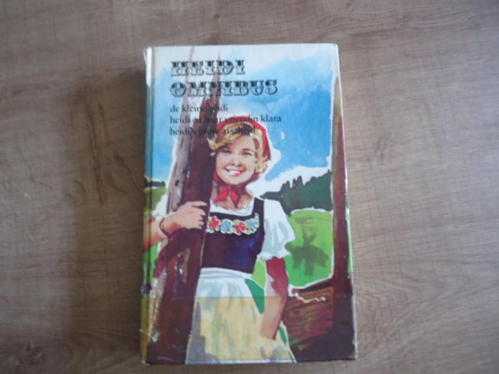 boek Heidi omnibus, Boeken, Ophalen of Verzenden, Gelezen, Fictie