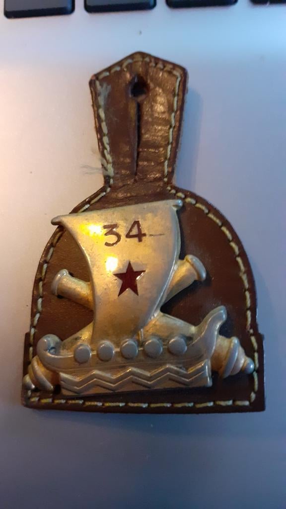 pucelle française 34eme régiment artillerie, Collections, Enlèvement ou Envoi, Armée de terre, Emblème ou Badge