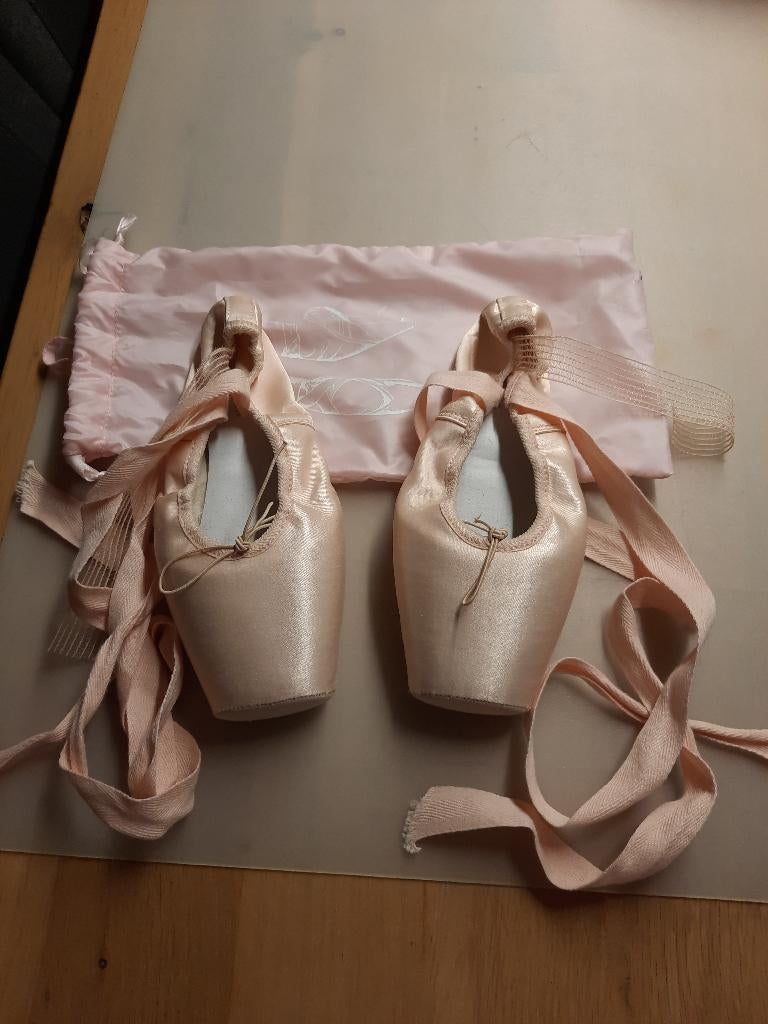 Pointes maat 39, Ophalen, Zo goed als nieuw